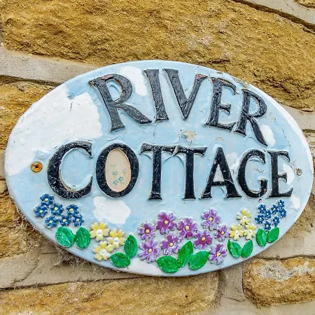 River East Ayton